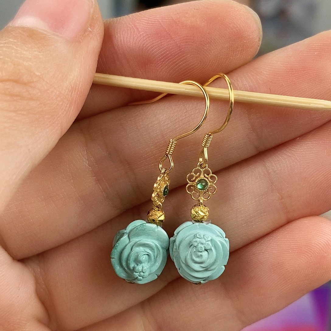 绿松石未镶嵌珠宝奇石