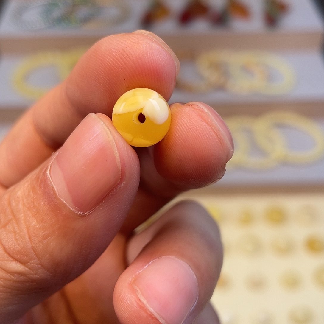 琥珀未镶嵌裸石9.5mm