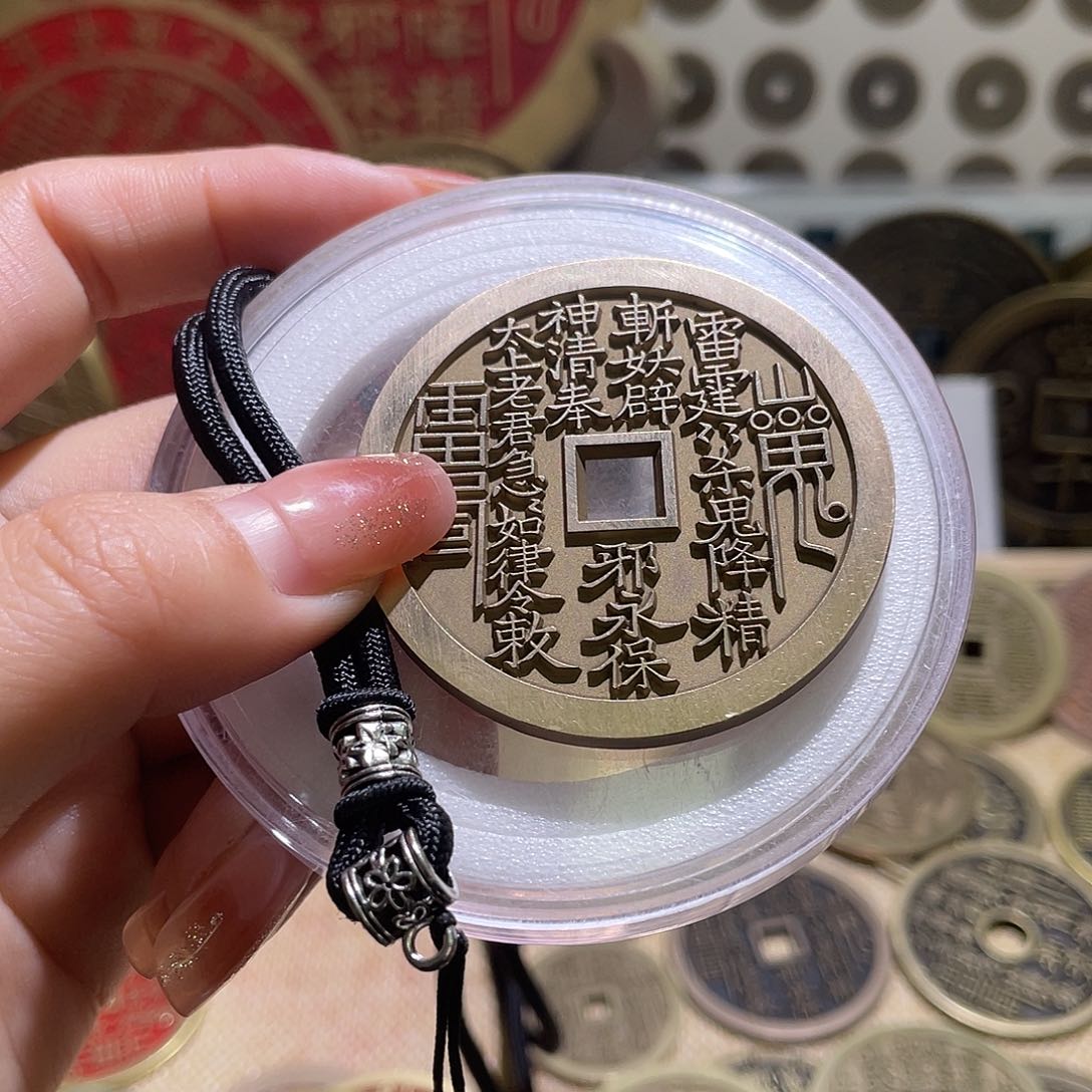 铜铜现代仿制工艺品雕母花钱