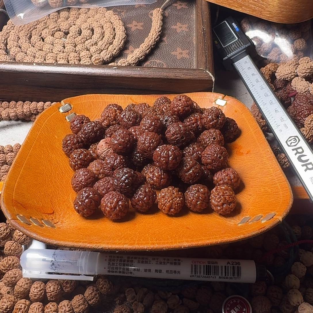 一***在金刚菩提吊坠70颗黄身有瑕疵