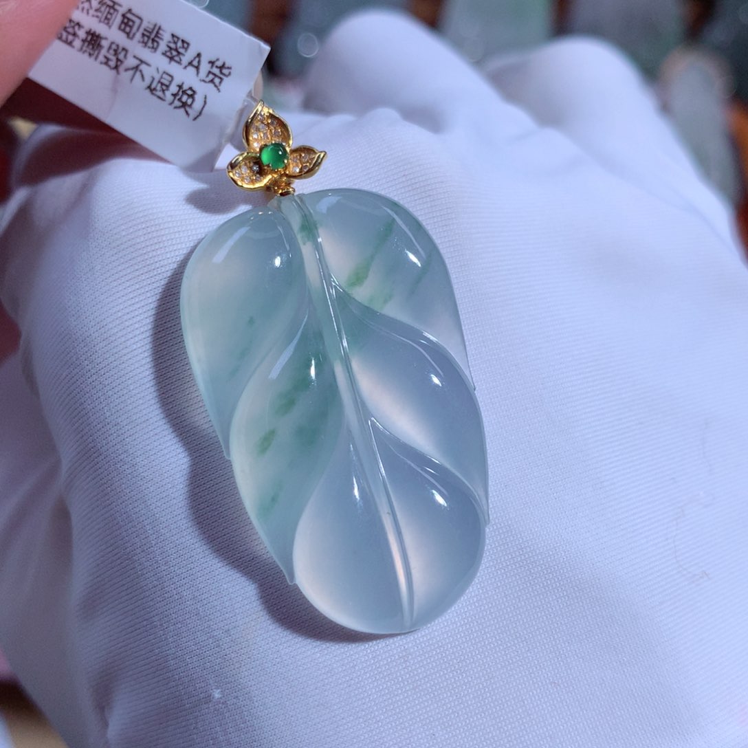 翡翠颈饰18K金镶嵌叶子