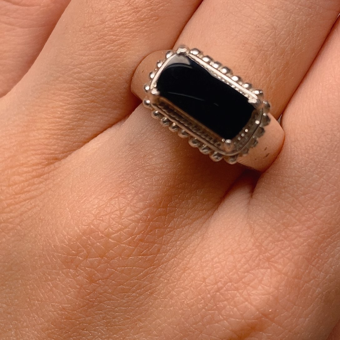 翡翠戒指未镶嵌墨翠马鞍