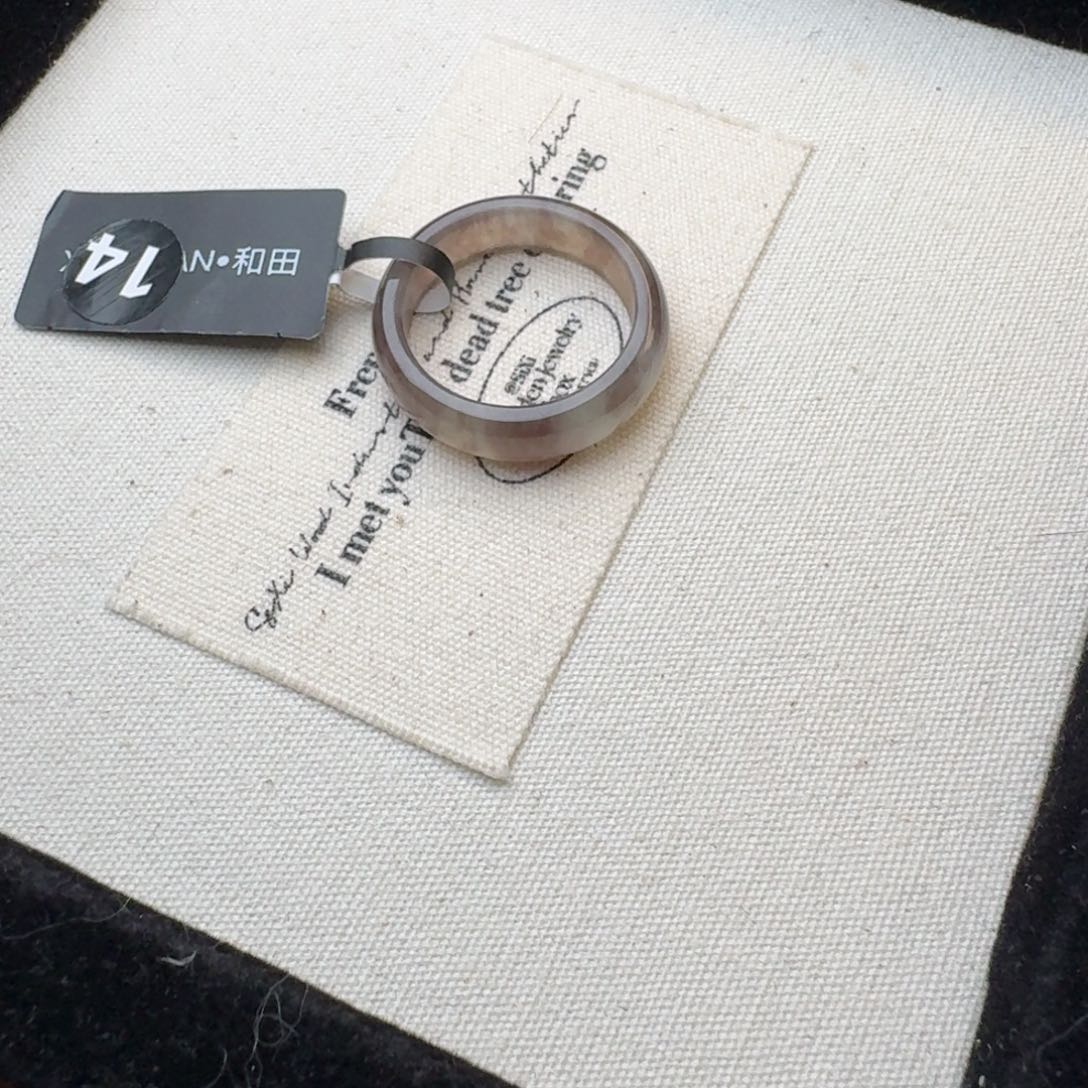 和田玉戒指未镶嵌何****?