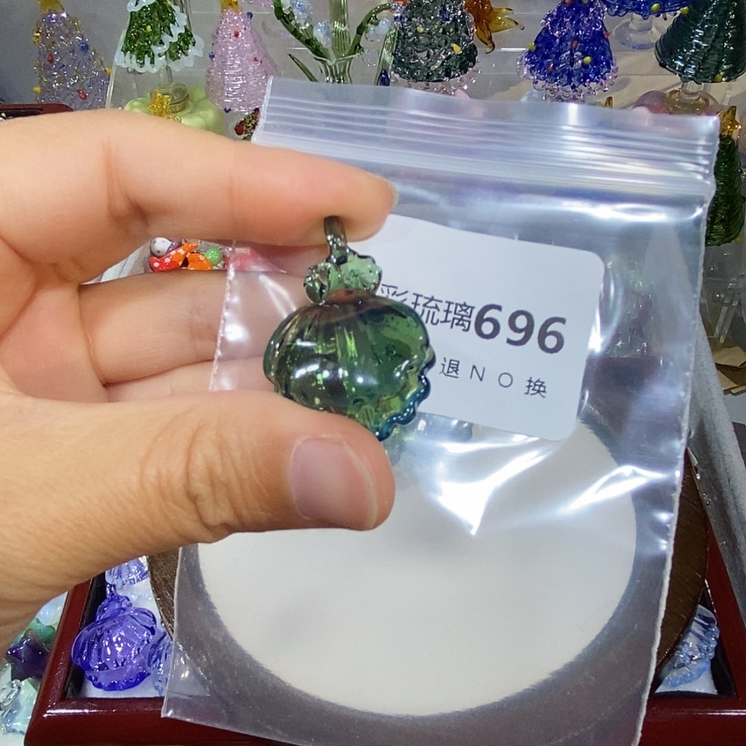 仫***仫颈饰玻璃696贝壳一个