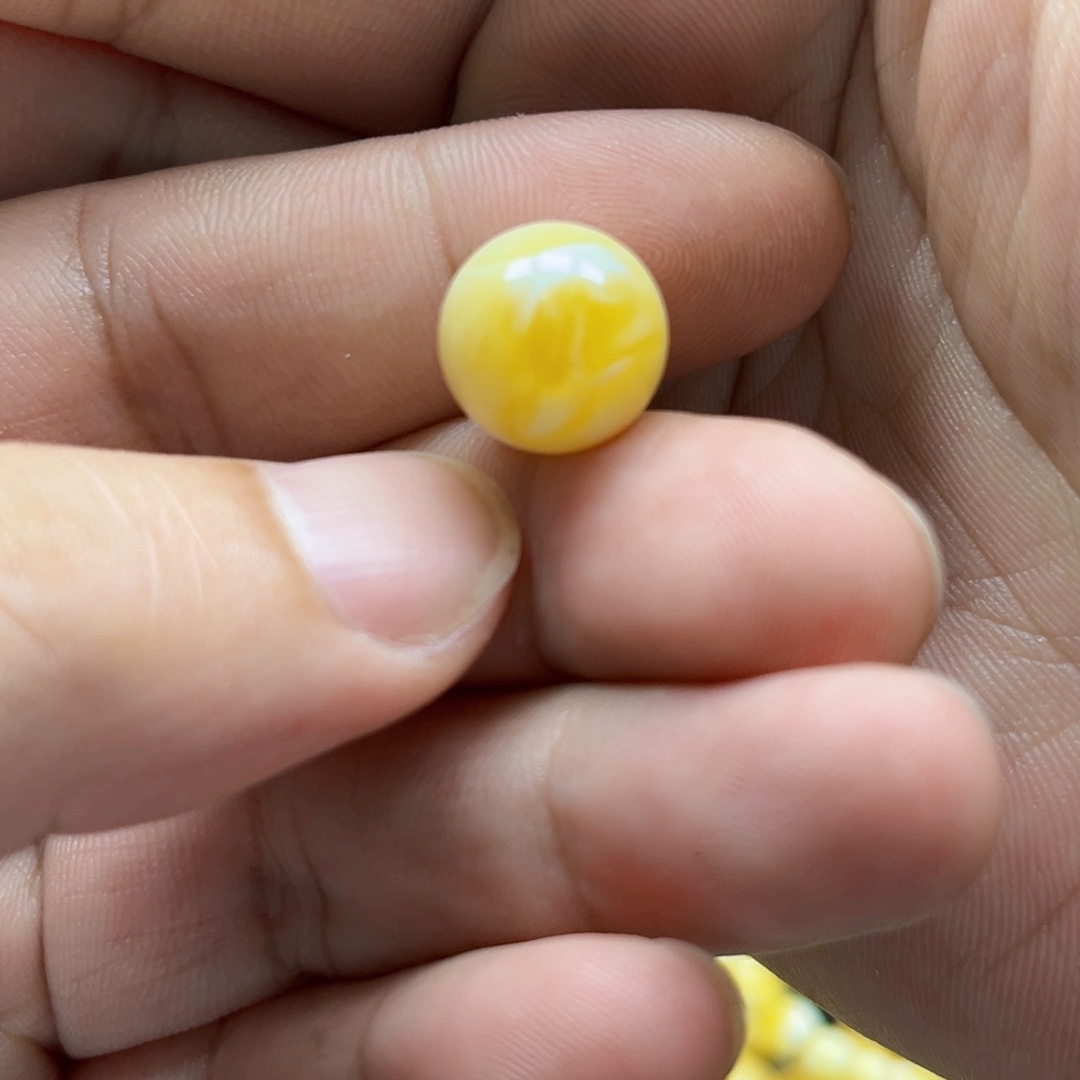 蜜蜡未镶嵌珠宝奇石