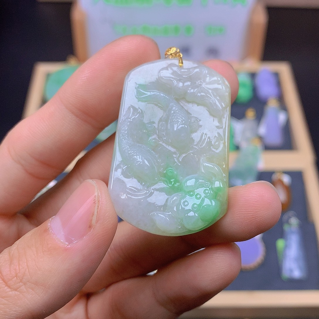 翡翠颈饰18K金镶嵌翡翠