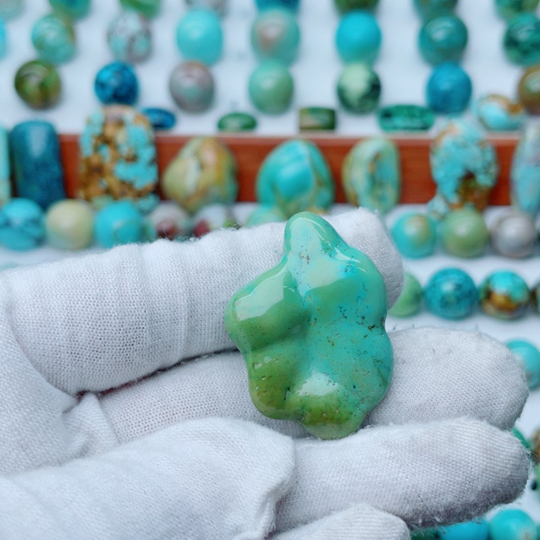 未镶嵌绿松石珠宝奇石