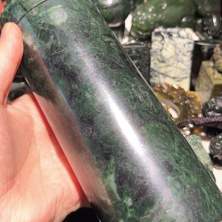 阳***灵蛇纹石玉未镶嵌颈饰