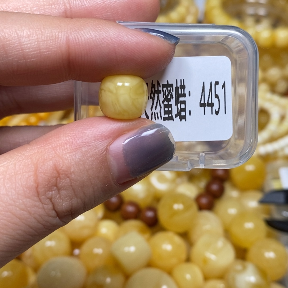 琥珀未镶嵌珠宝奇石4451