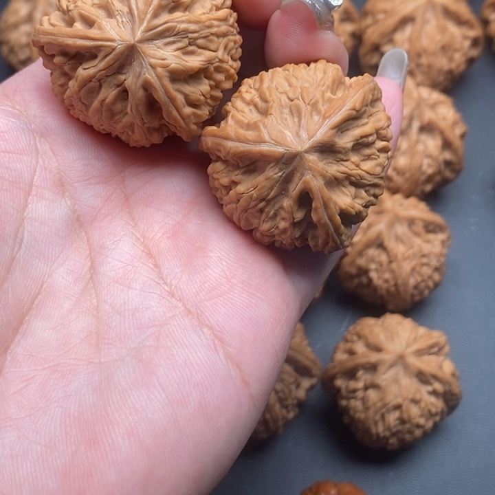 文玩核桃吊坠主*三棱