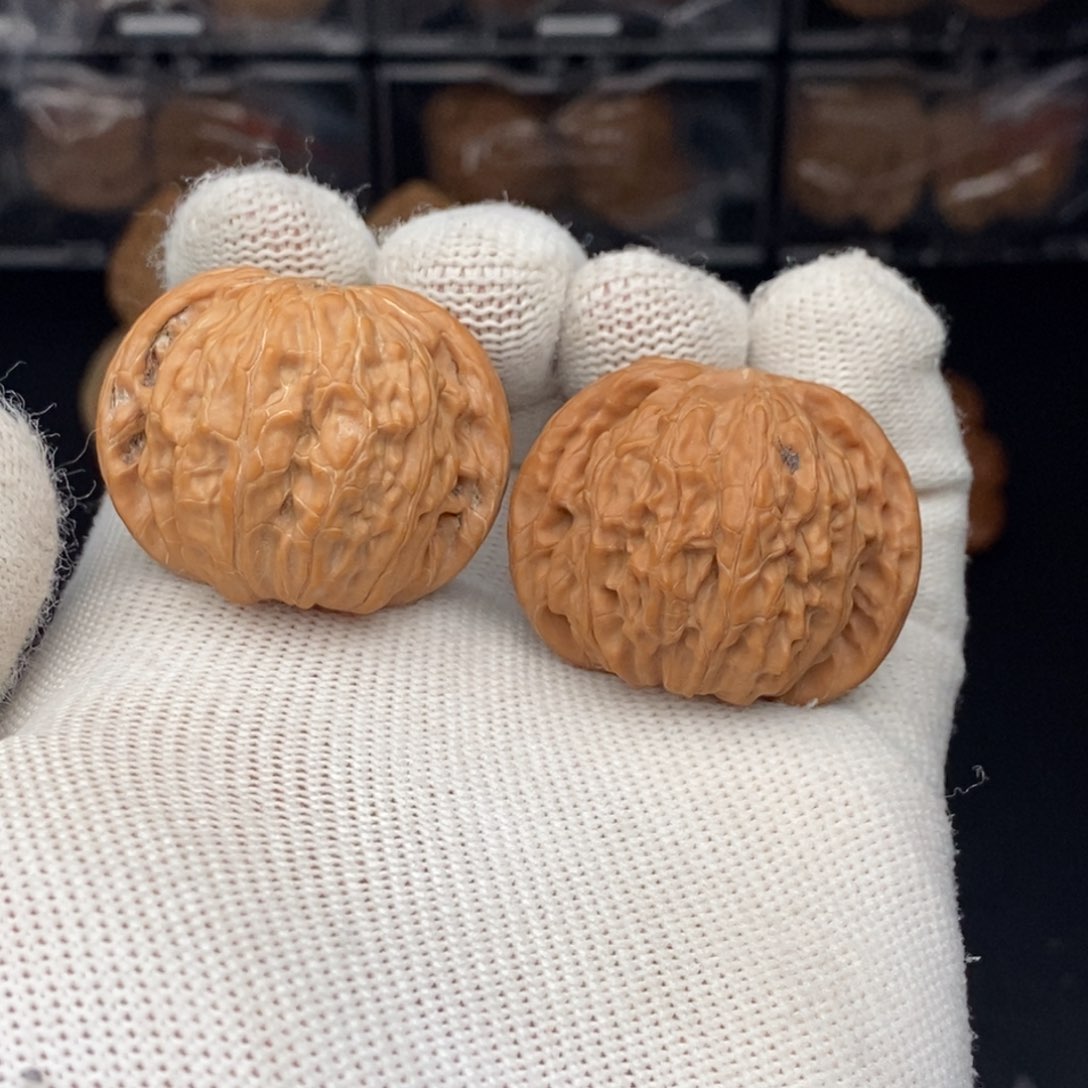 核桃把件38左右正磨