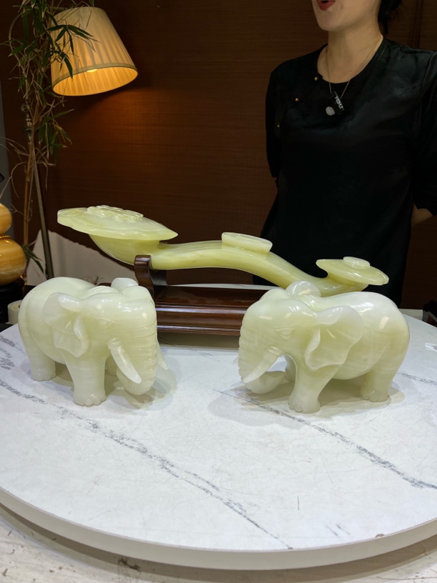 精品天然玉石摆件