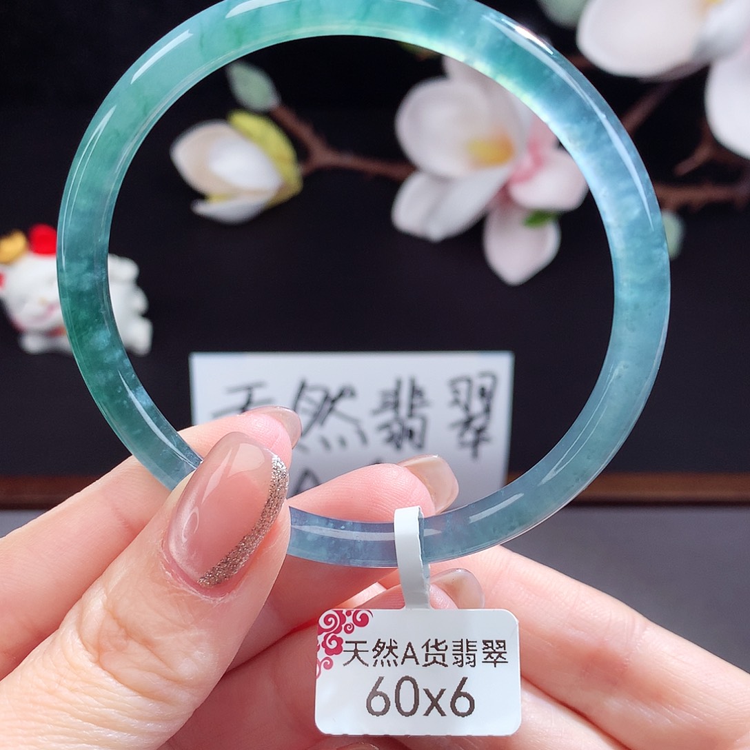 翡翠手镯（圆镯）未镶嵌