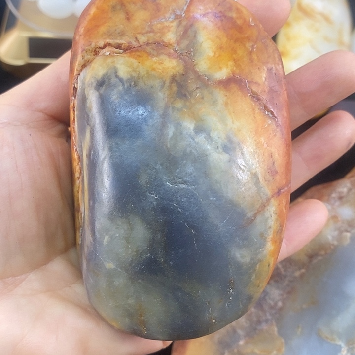 寒***隐未镶嵌和田玉（糖玉）挂件