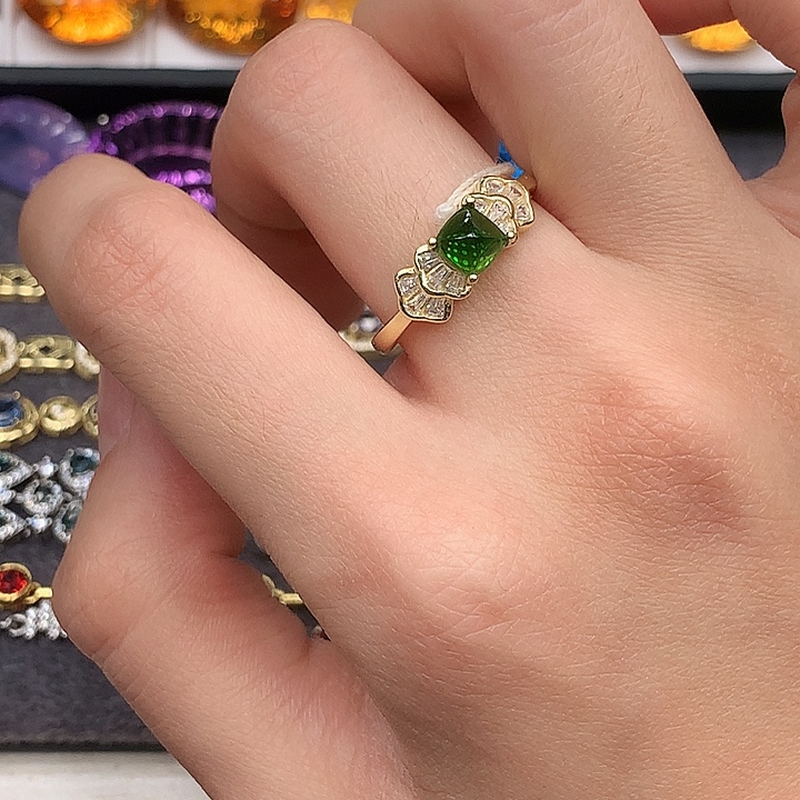 银S925镶嵌透辉石戒指