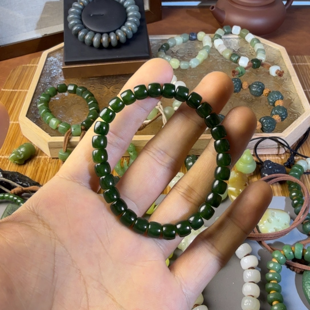 和田玉（糖玉）未镶嵌颈饰