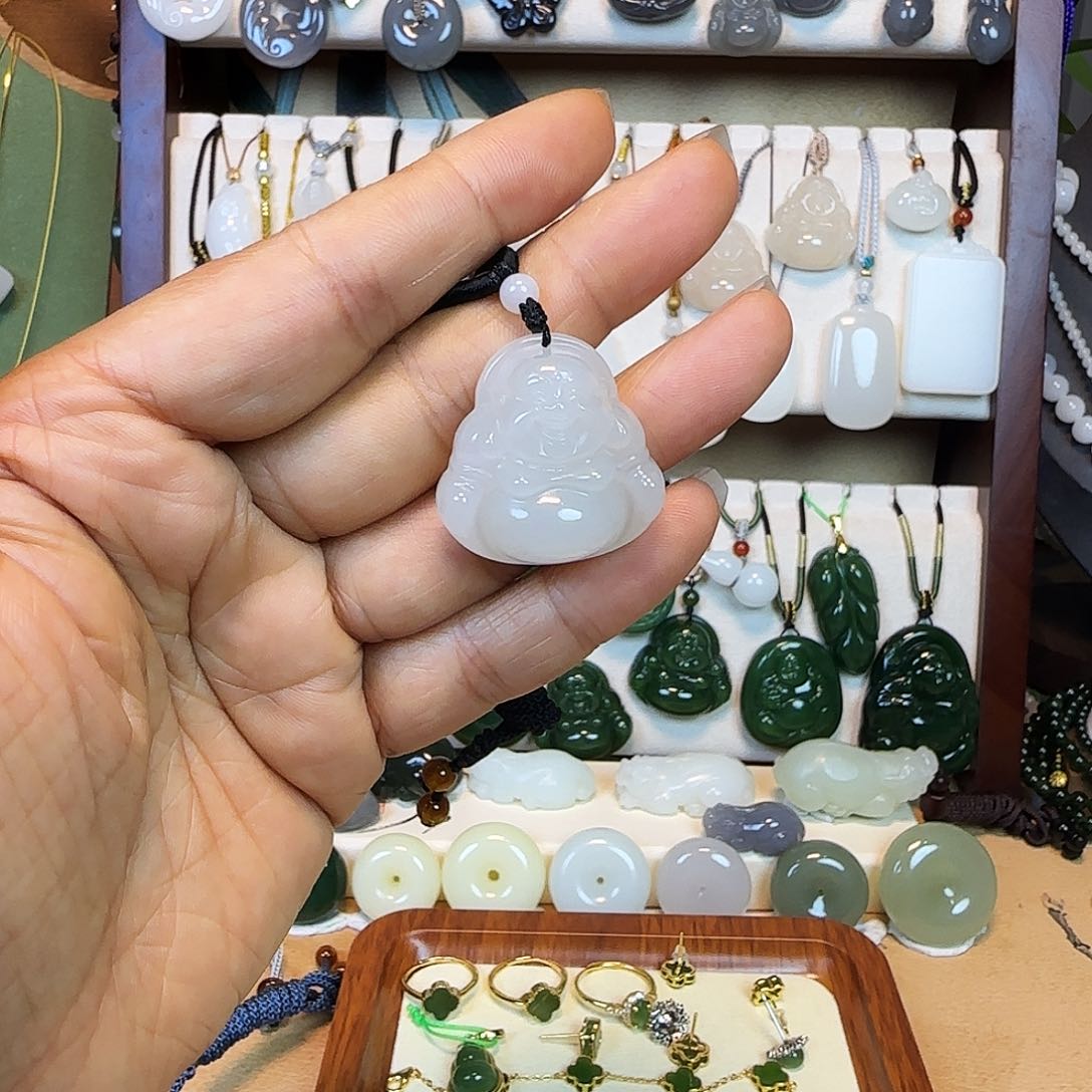 和田玉未镶嵌颈饰