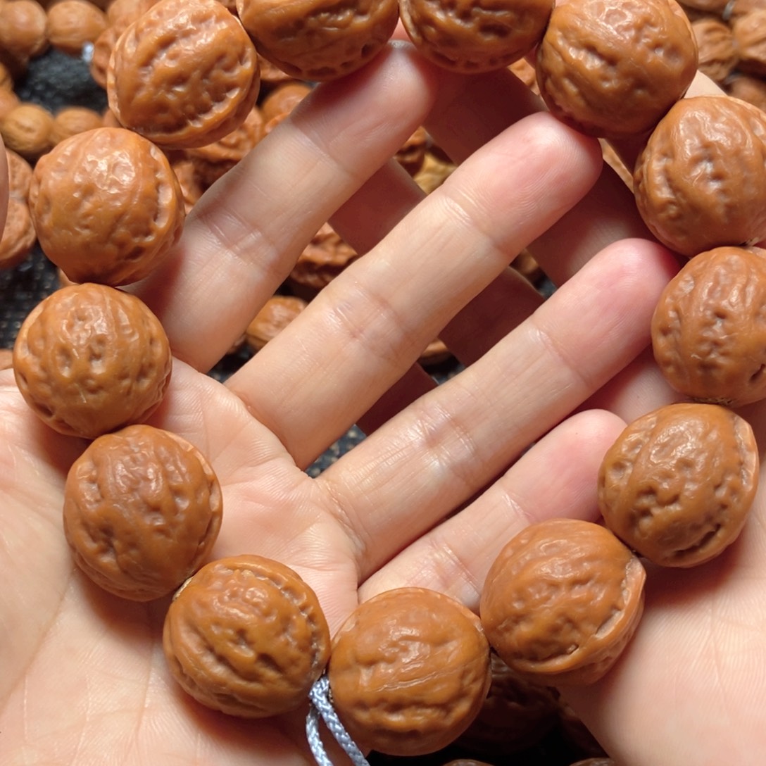 手串桃核纽扣手串