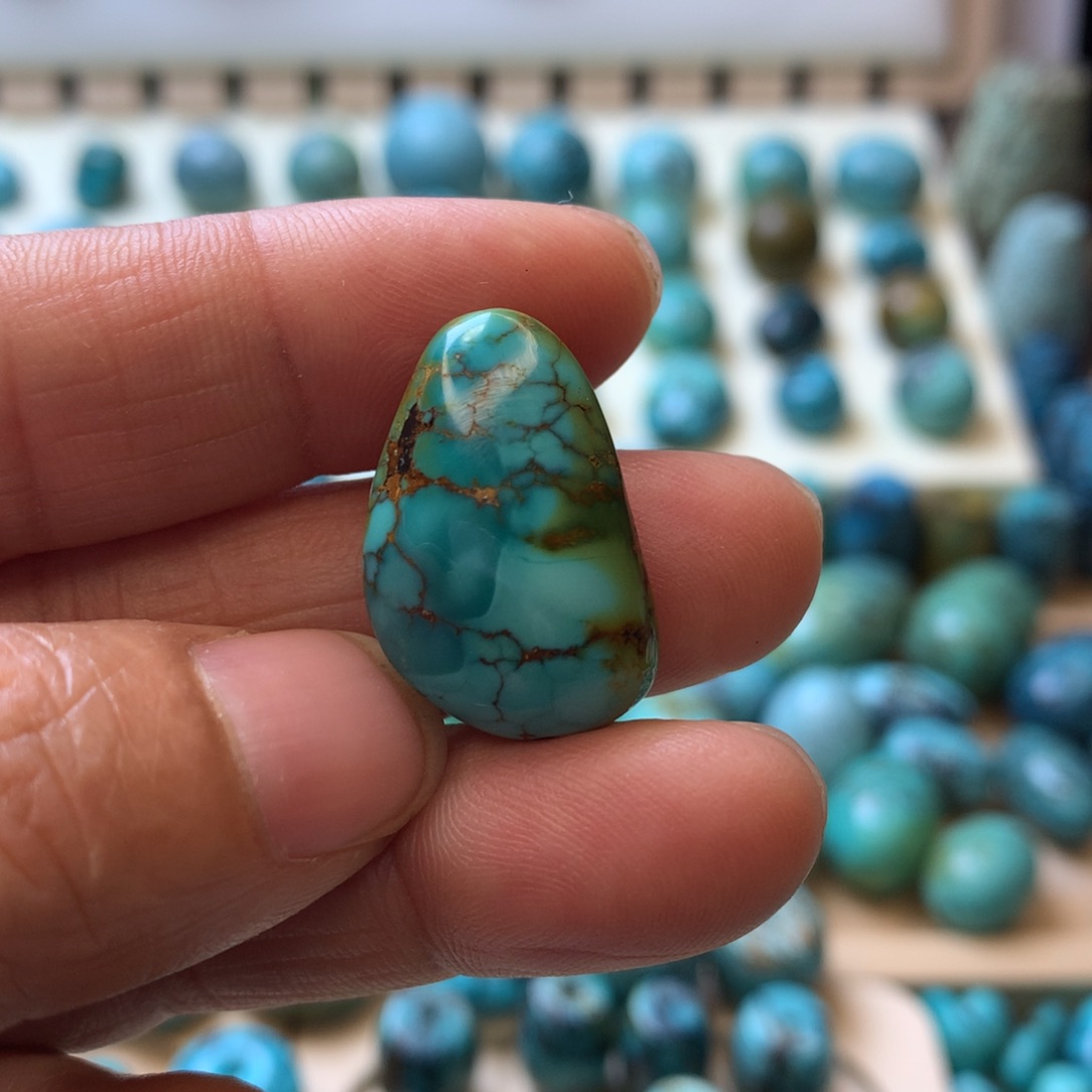 绿松石未镶嵌珠宝奇石