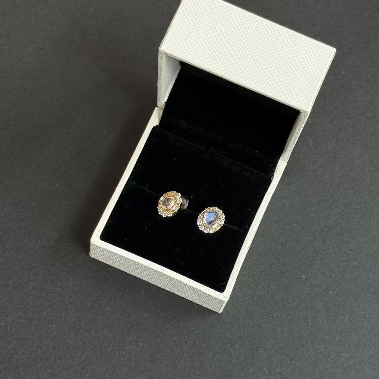 9461 精致美丽水晶耳钉