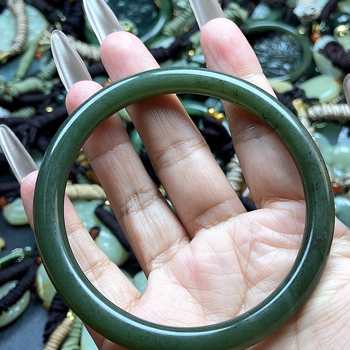 和田玉颈饰未镶嵌64