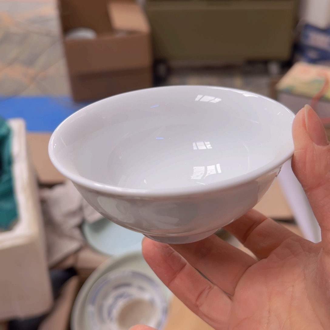 碗纯白的4寸小茶碗