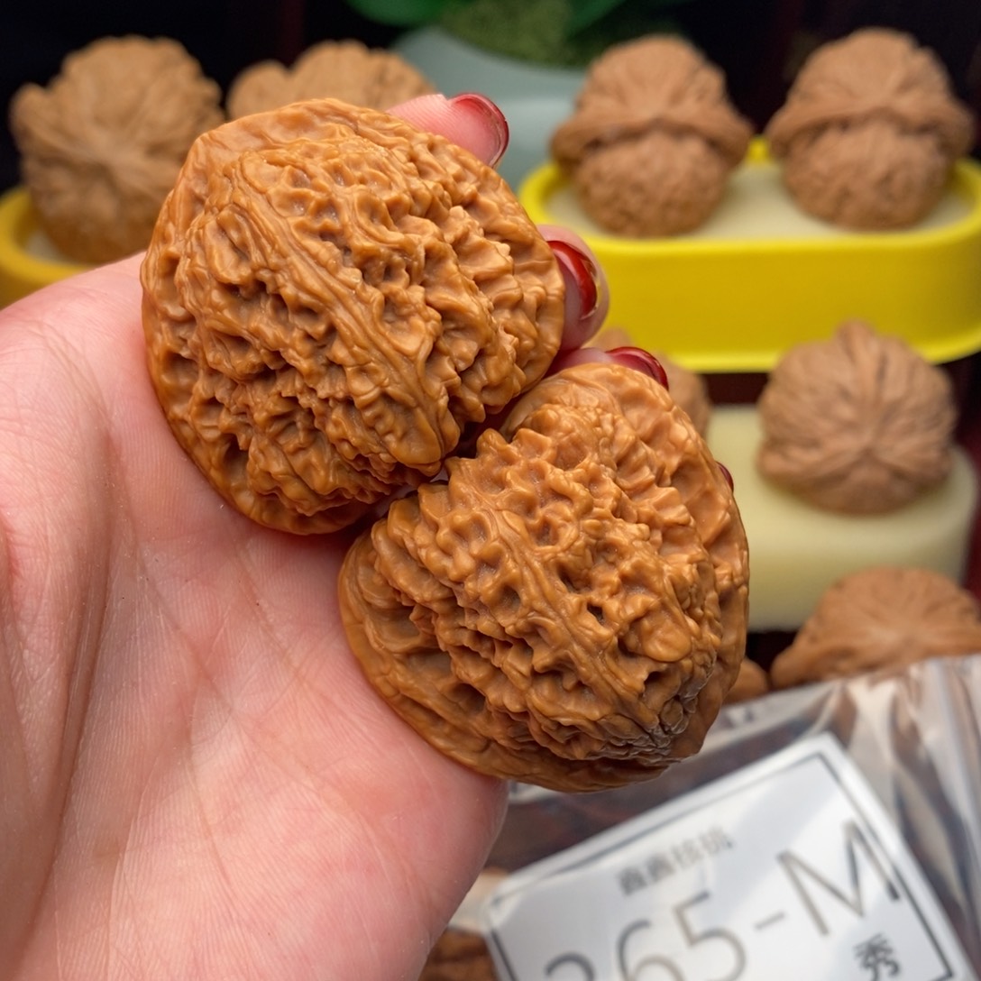 文玩核桃把件三角疆42