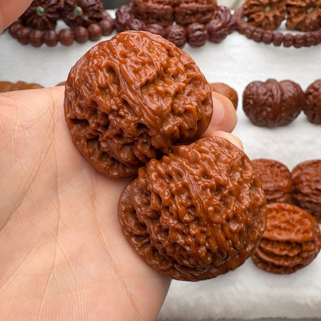 吊坠文玩核桃球疆