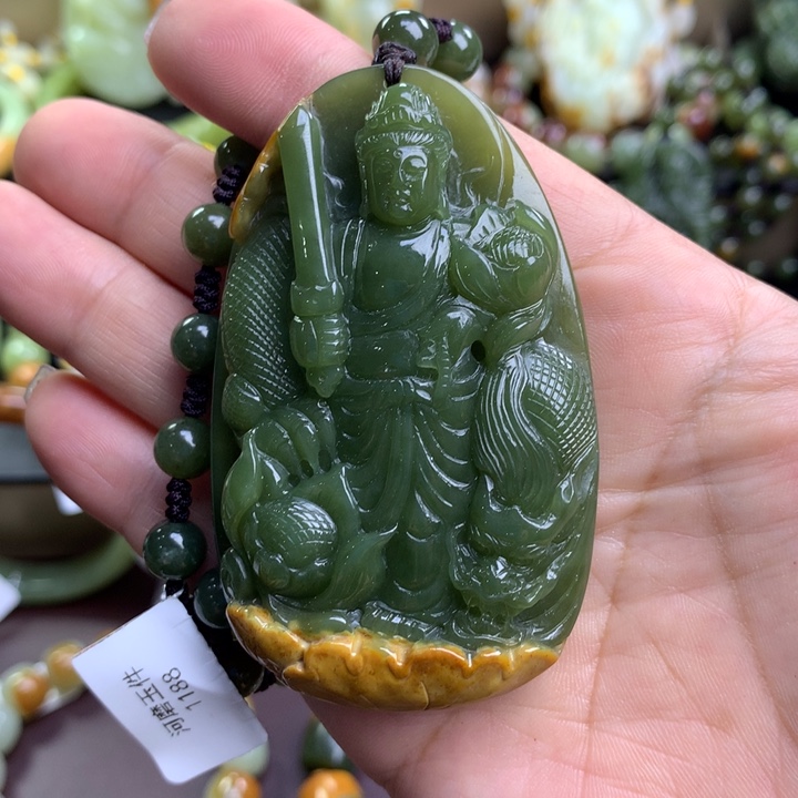 海***丑吊坠(赠链)未镶嵌透闪石质玉