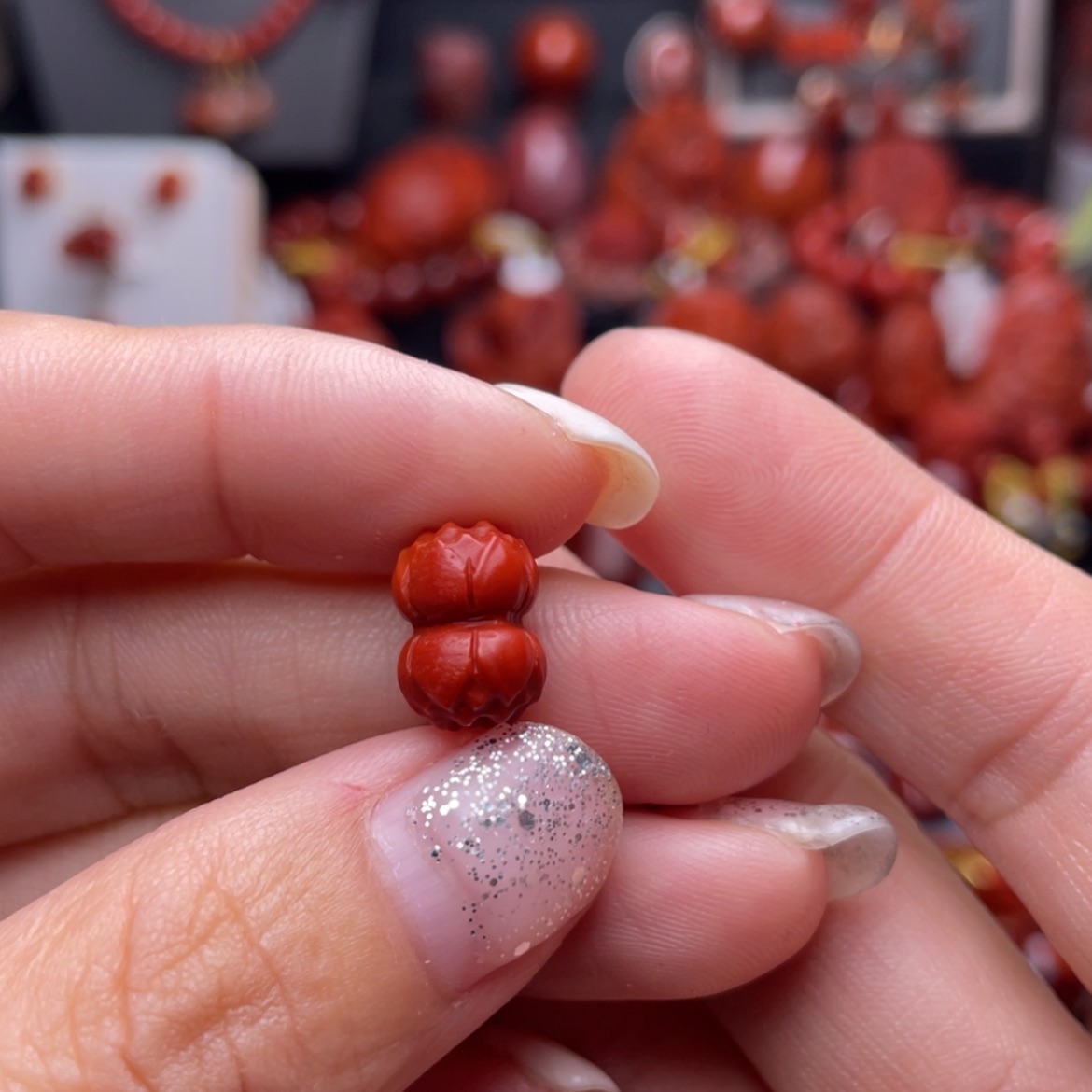 【闪购商品】南红玛瑙并蒂莲未镶嵌为****）