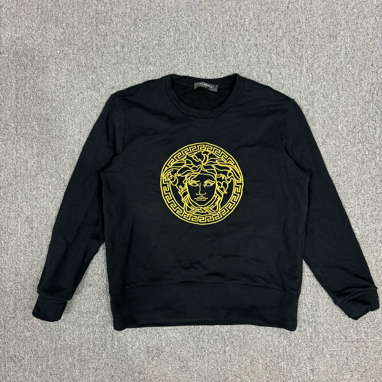 11504542 Versace范思哲 黑色金线美杜莎人像卫衣 44码99新