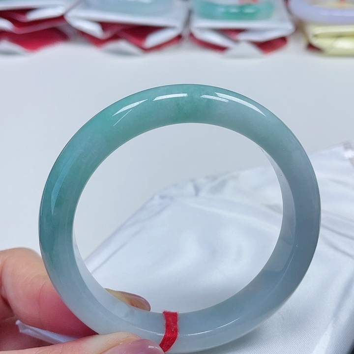 翡翠手镯未镶嵌缅甸翡翠