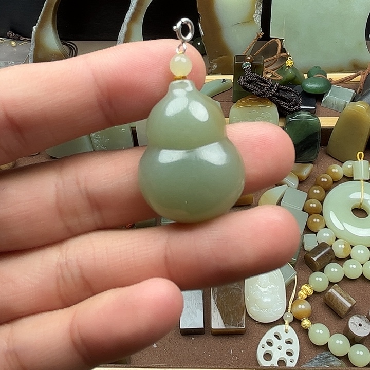 和田玉未镶嵌挂件