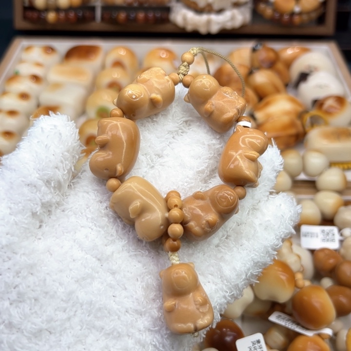 白玉菩提把件21 象牙果原果雕刻风化卡皮巴拉