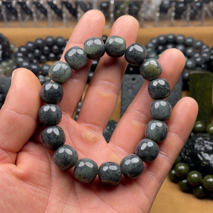 和田玉未镶嵌手串