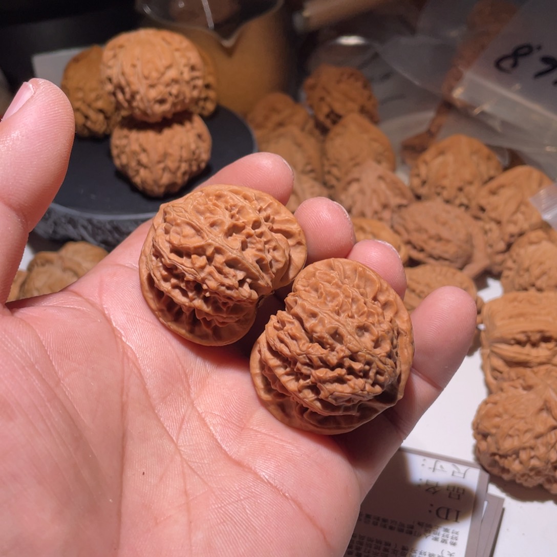 文玩核桃吊坠你*哇宫灯