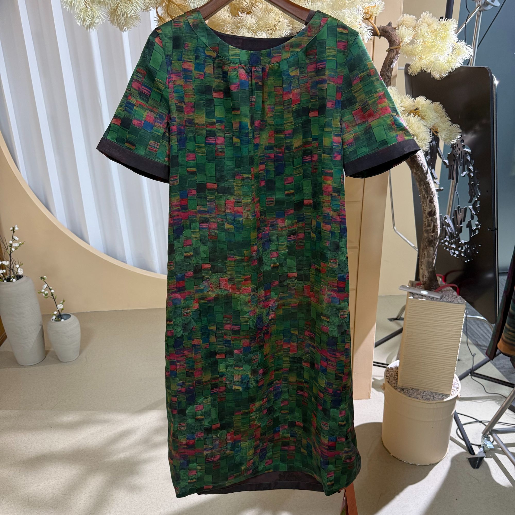 2025响隐新款红绿油画笔触香云纱连衣裙6535147001