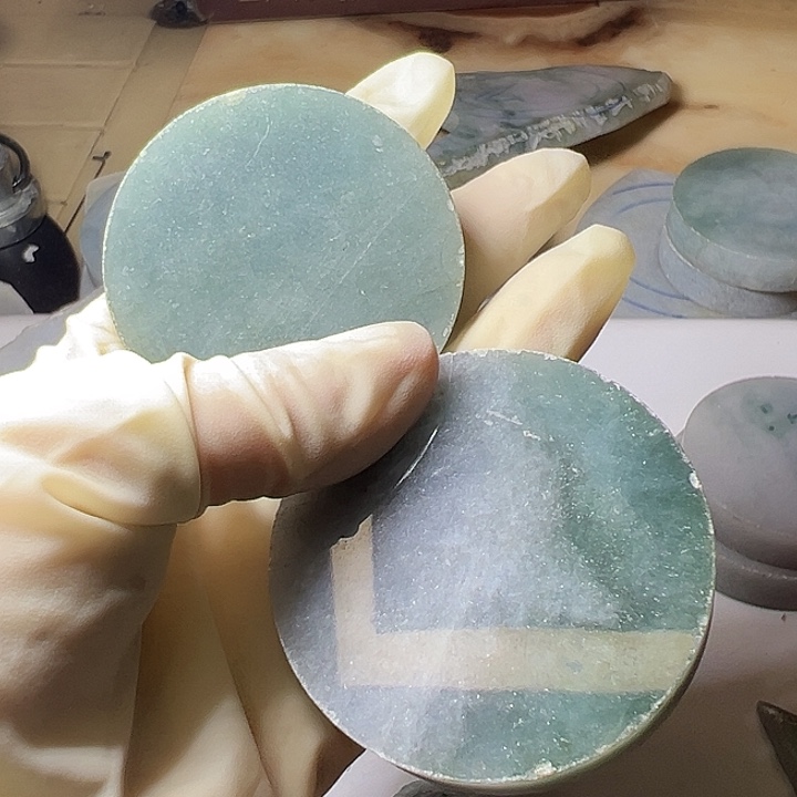 翡翠颈饰未镶嵌阿*