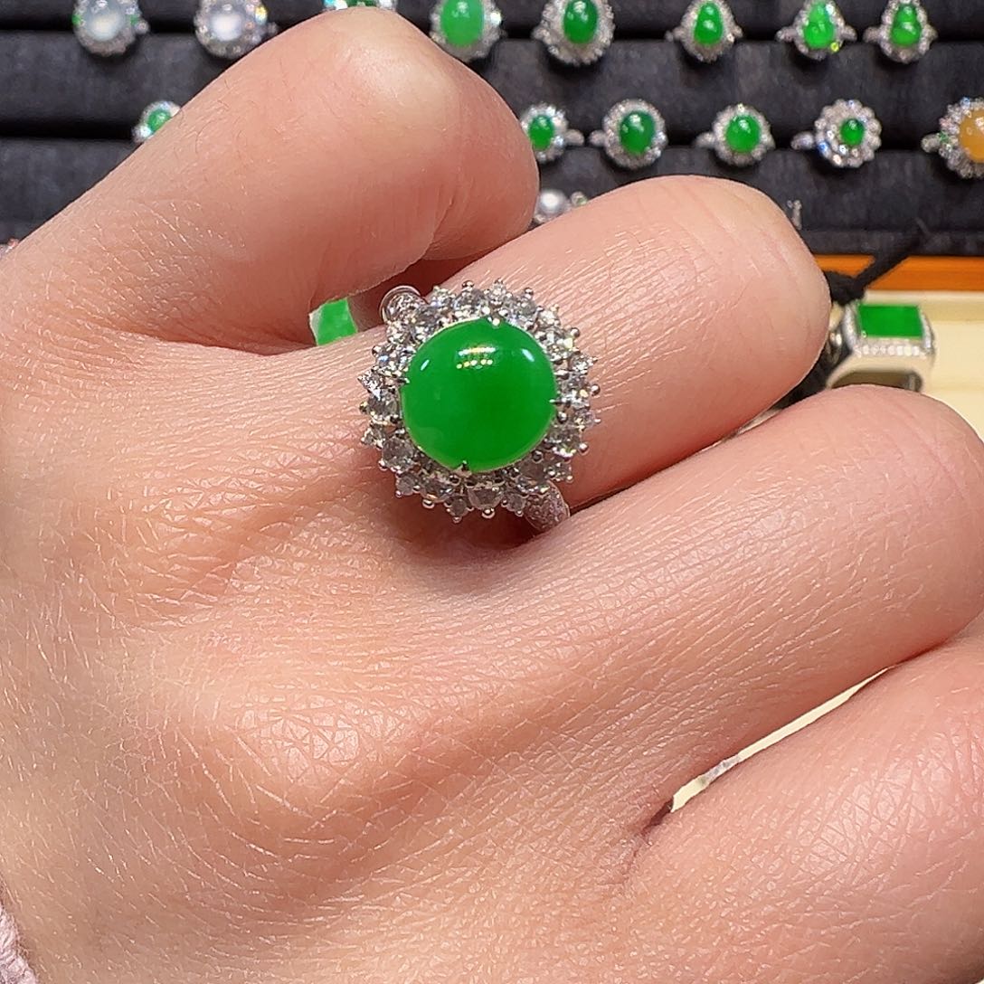 翡翠戒指18K金镶嵌戒指