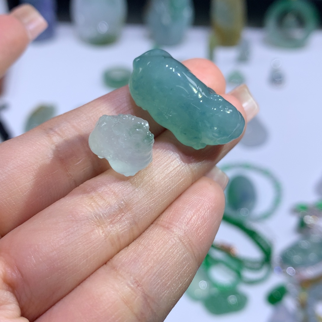 翡翠颈饰未镶嵌o****z皮皮老虎