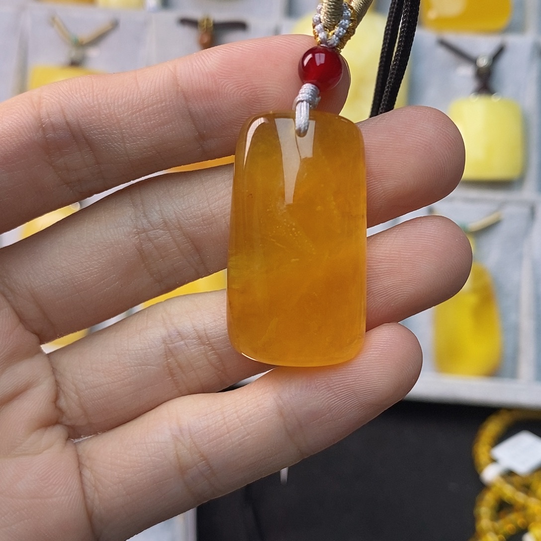 未镶嵌琥珀珠宝奇石