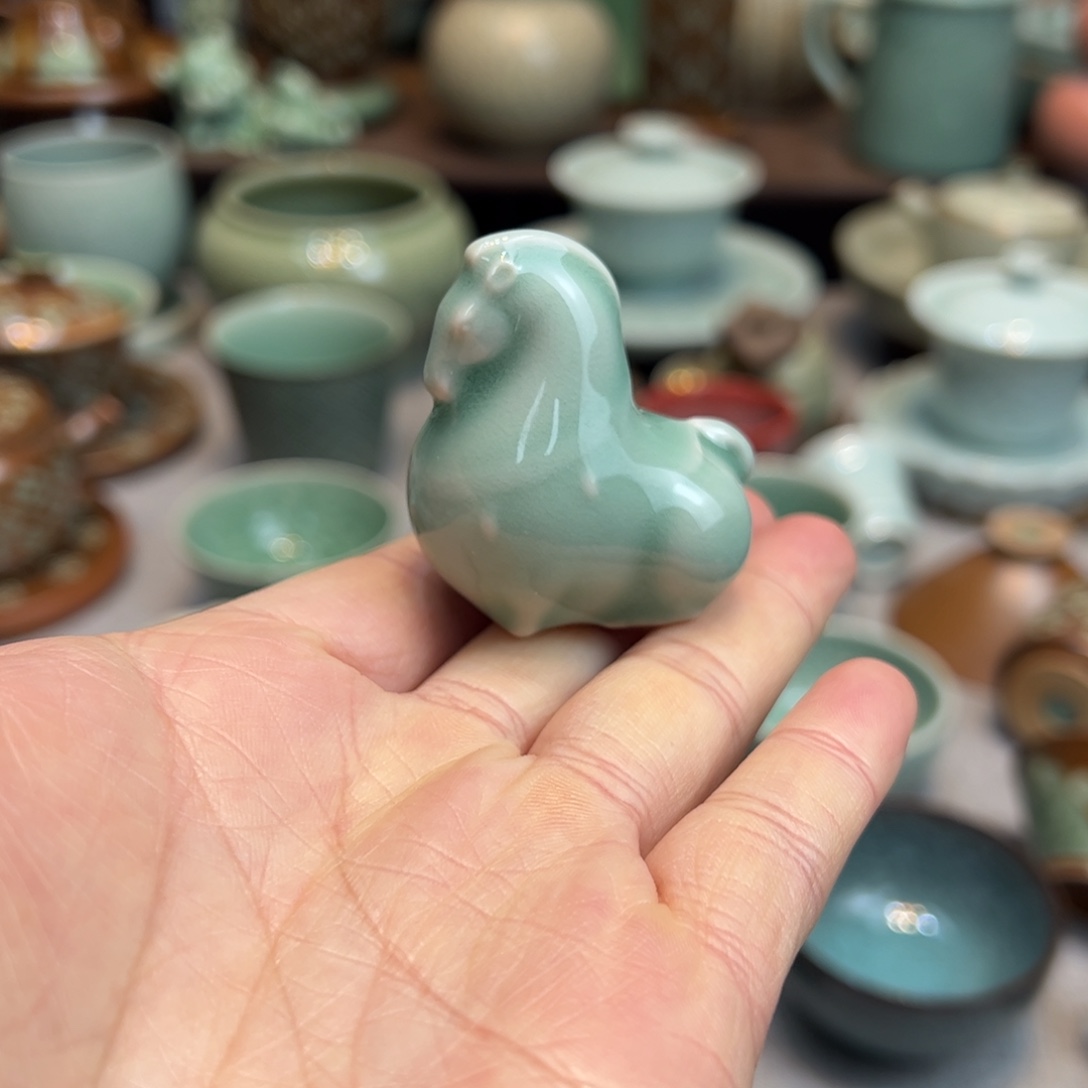 陶摆件龙泉青瓷手工茶宠