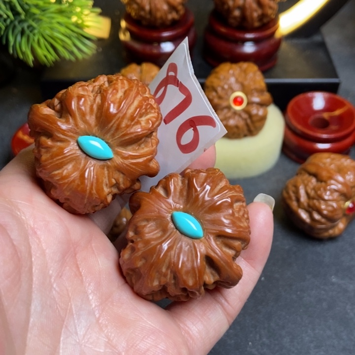 文玩核桃把件如**以38白狮子876