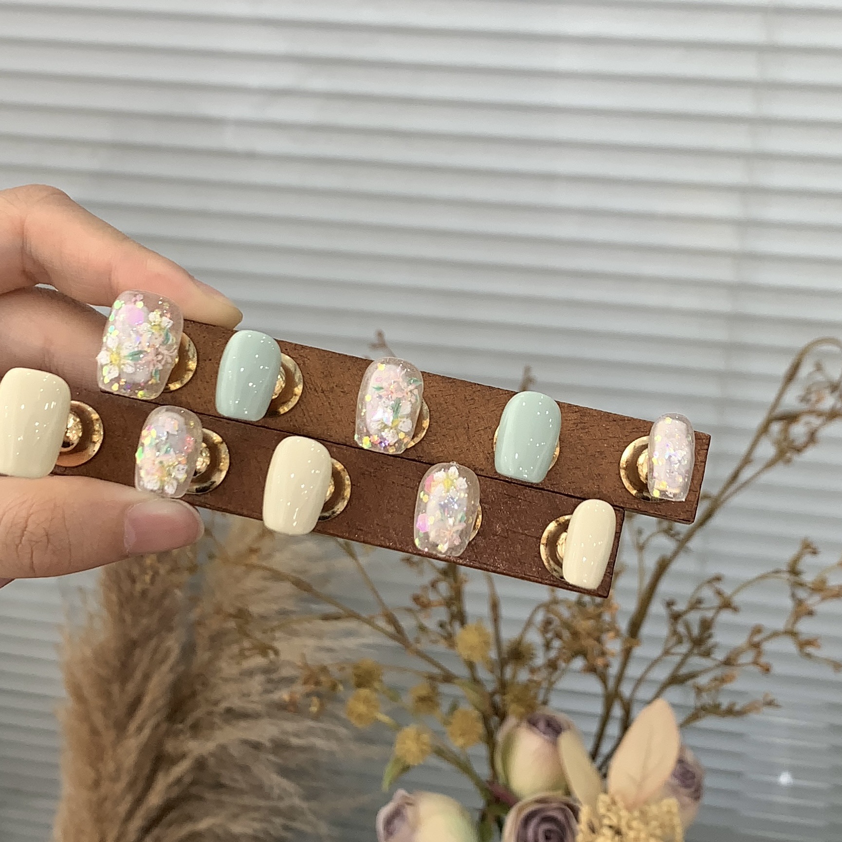 马卡龙色小清新冰淇淋可爱高级显白亮片曼波多巴胺日常短甲穿戴甲