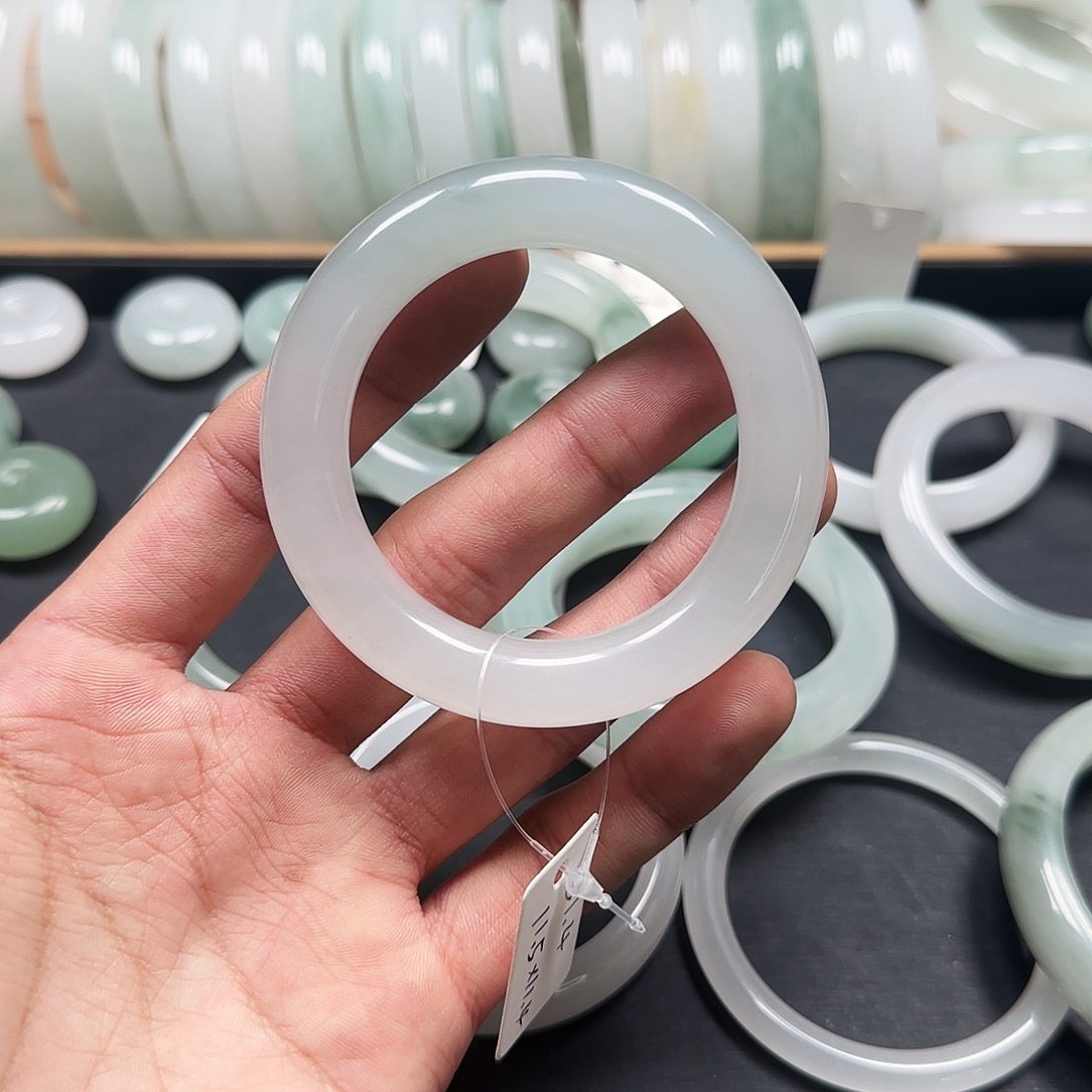 一***～石英质玉未镶嵌手镯