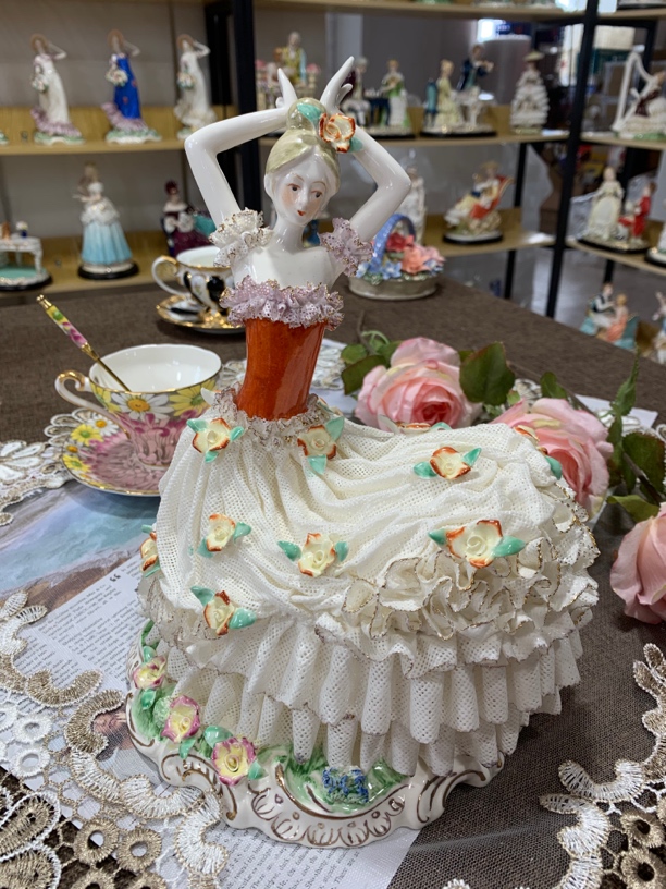 蕾丝蓬蓬裙芭蕾舞美少女瓷偶 老货库存 手工复古摆设欧式陶瓷