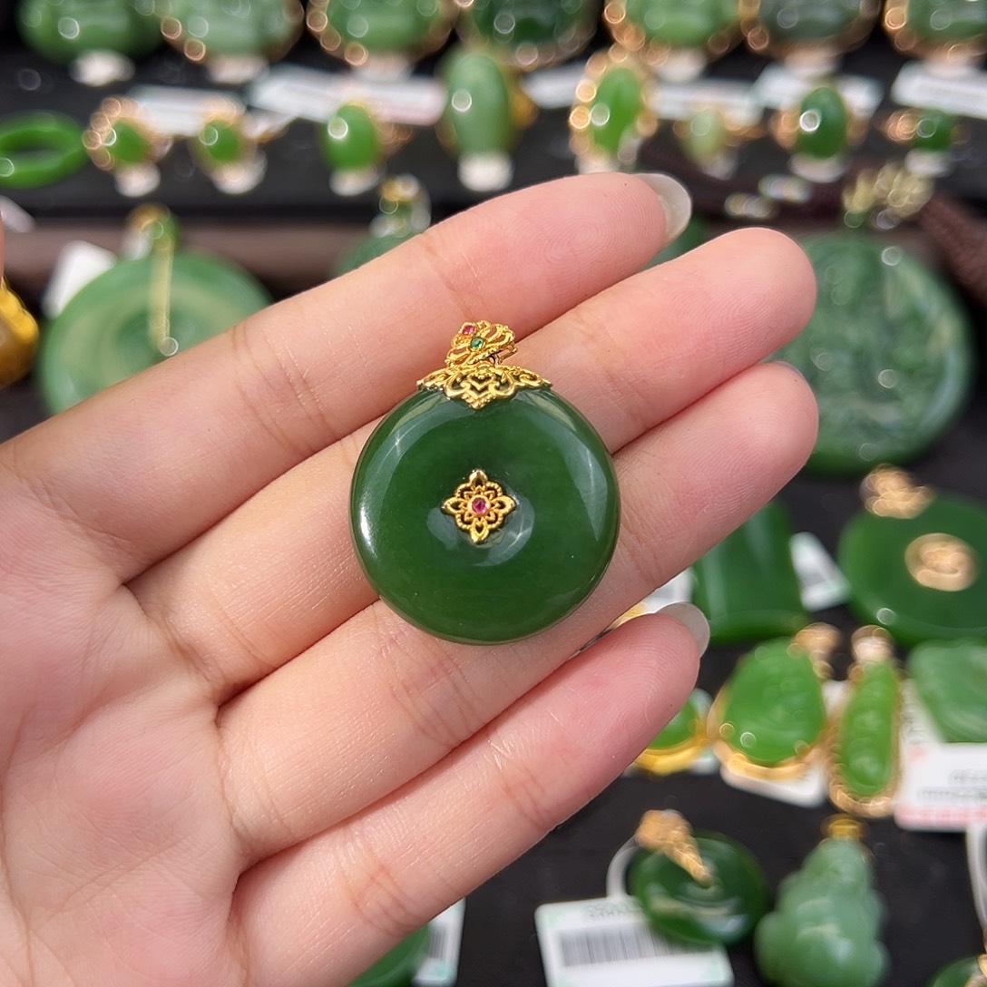 和田玉18K金镶嵌吊坠(不含链)