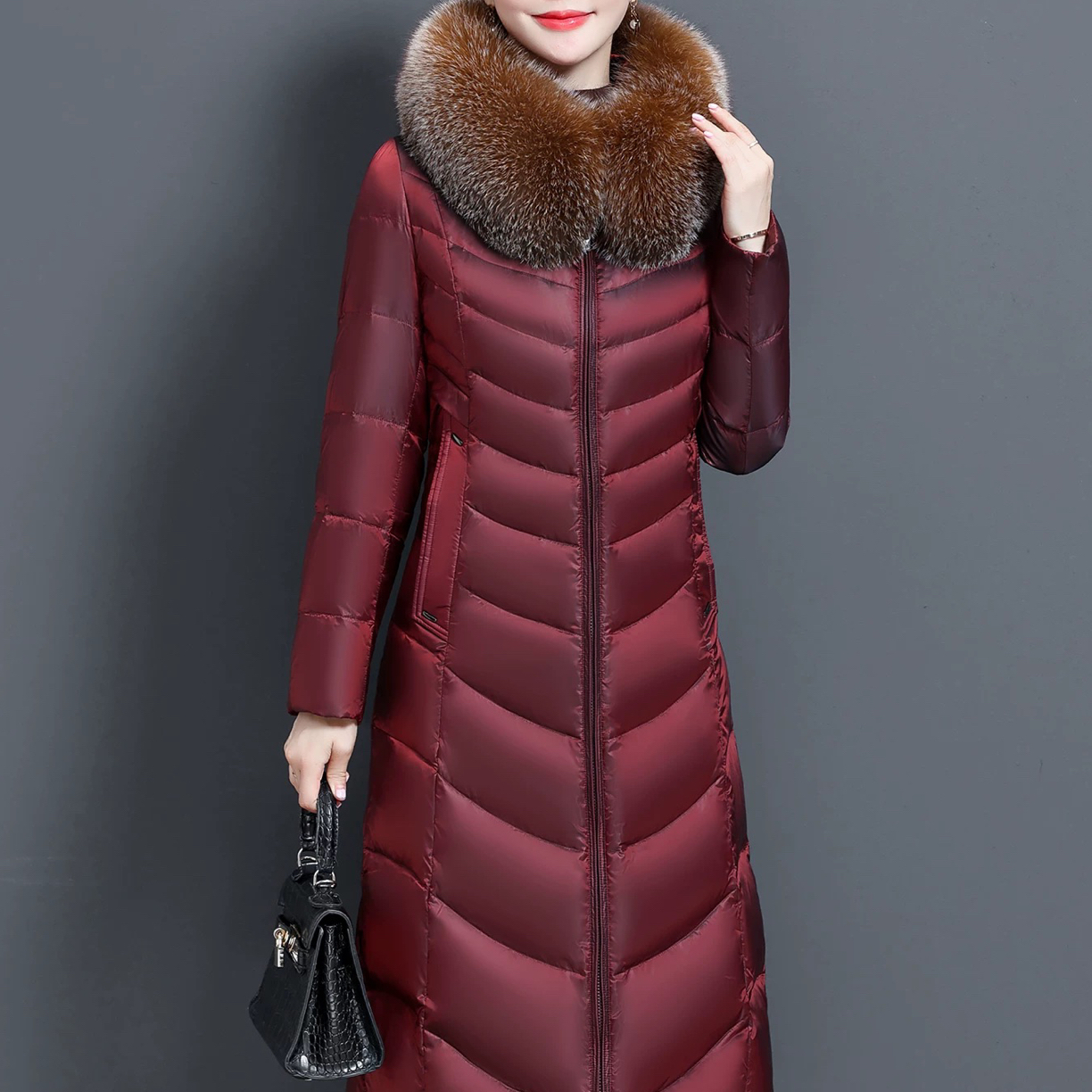 羽绒服女长款过膝2025新款冬季显瘦加厚高贵妈妈装外套洋气