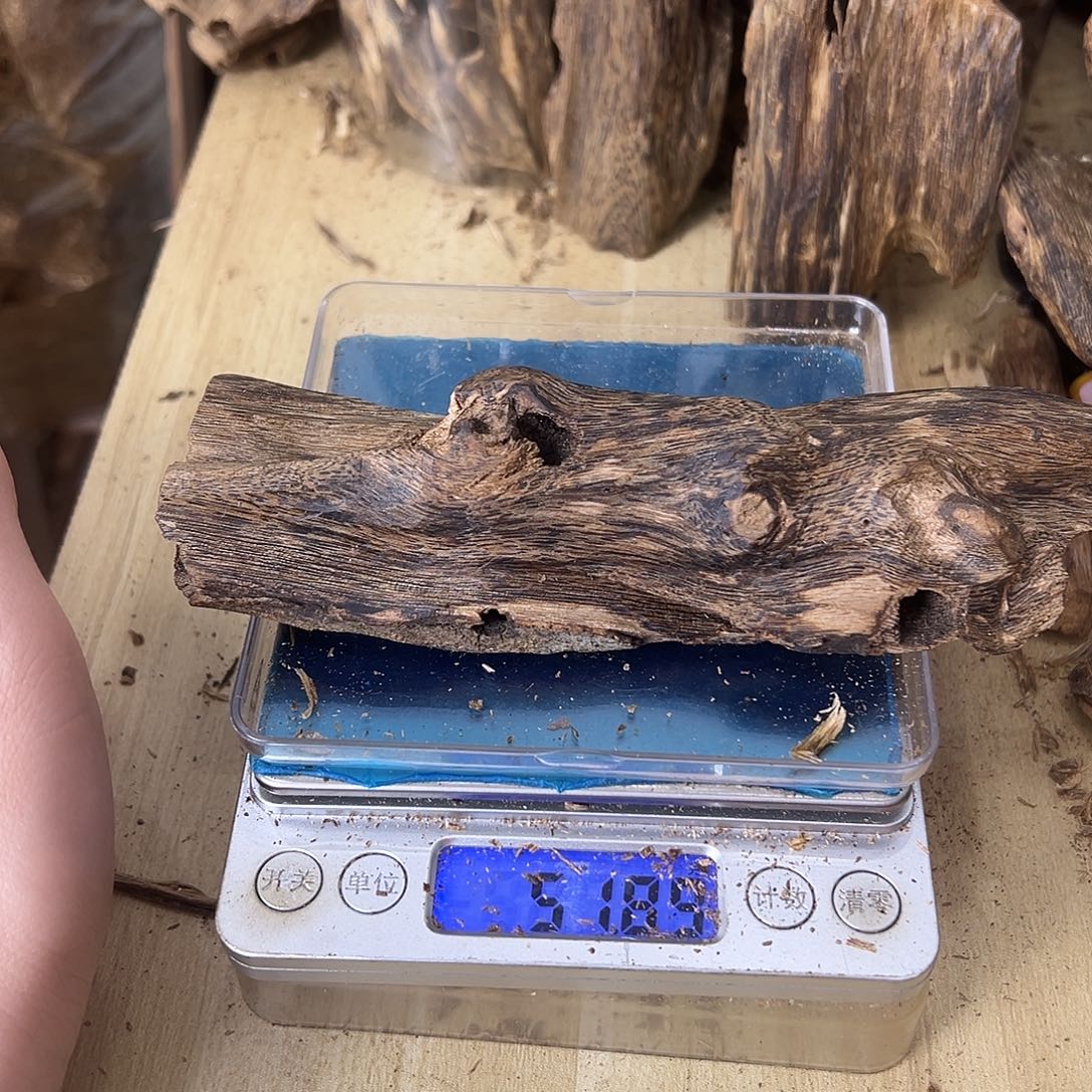 香料绿奇楠虫漏51克白棋