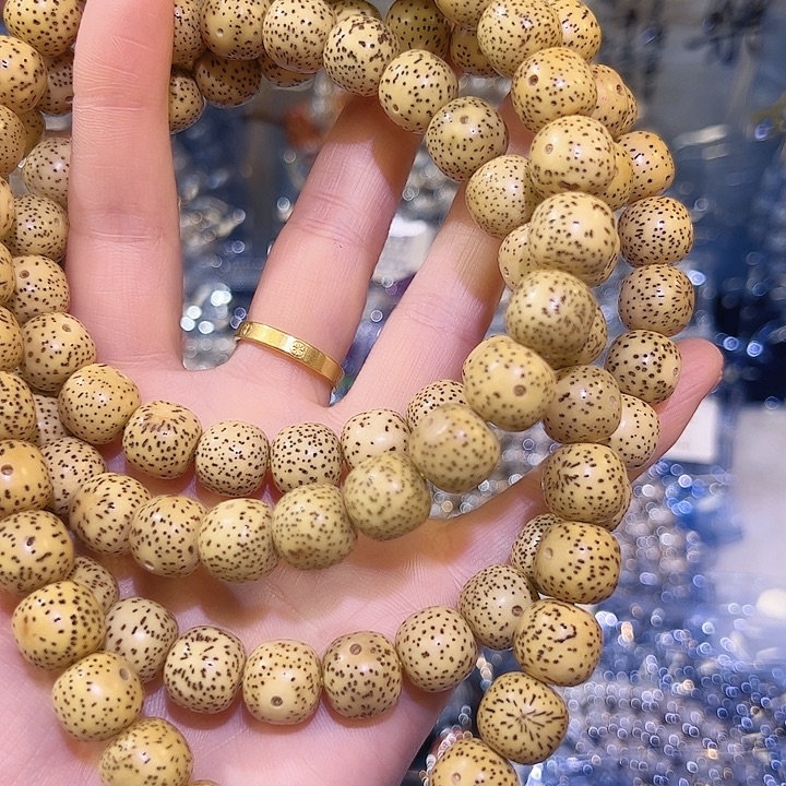 白***飞星月菩提吊坠精品108